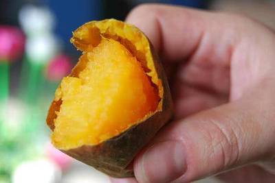 紅薯、柿子和雞蛋同食會中毒？營養師揭曉真相，薯類銷售不受影響